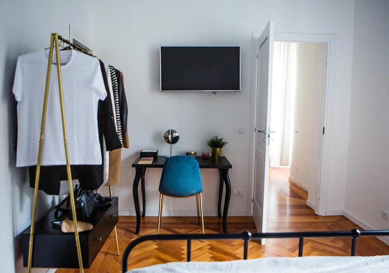 La Polveriera, Appartamenti Eleganti E Luminosi Vicino Al Colosseo Rome Apartment
