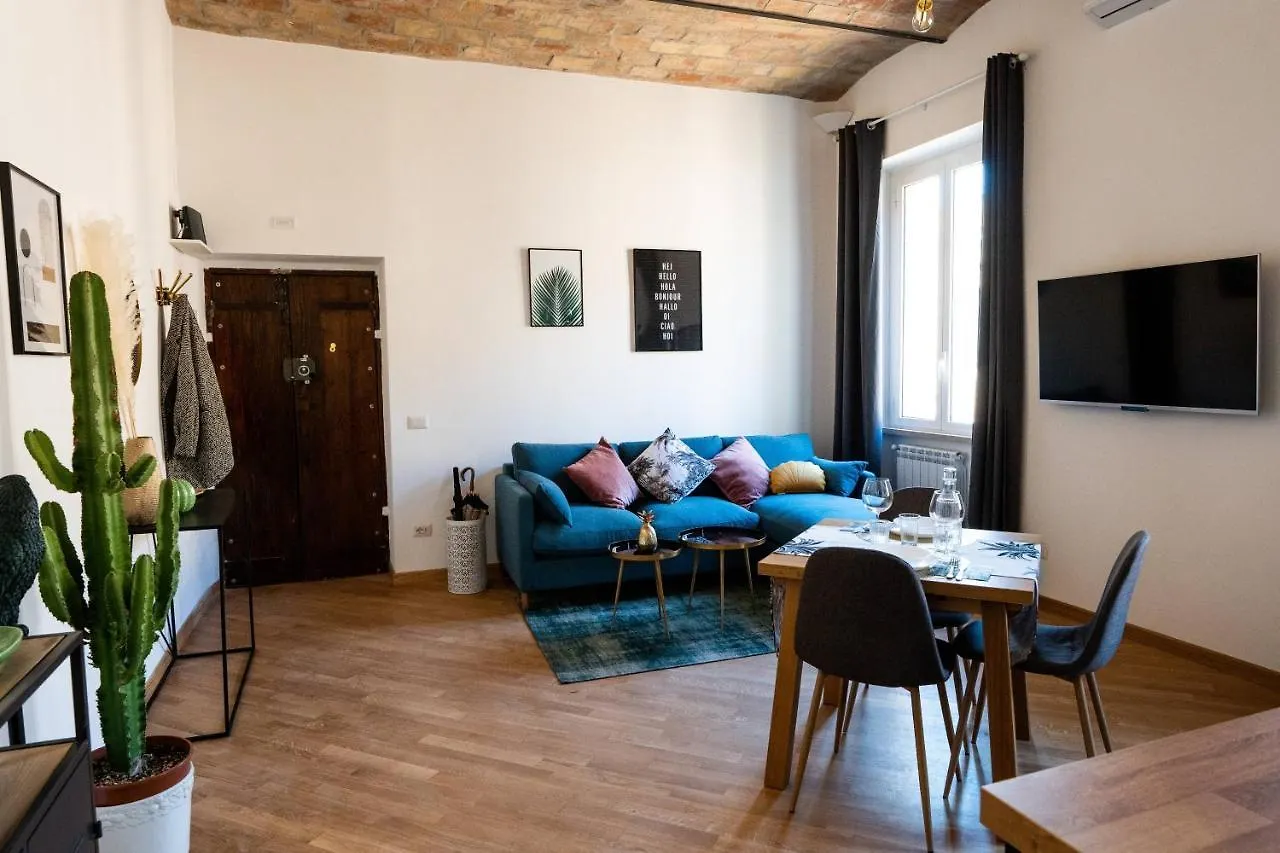 Apartment La Polveriera, Appartamenti Eleganti E Luminosi Vicino Al Colosseo Rome