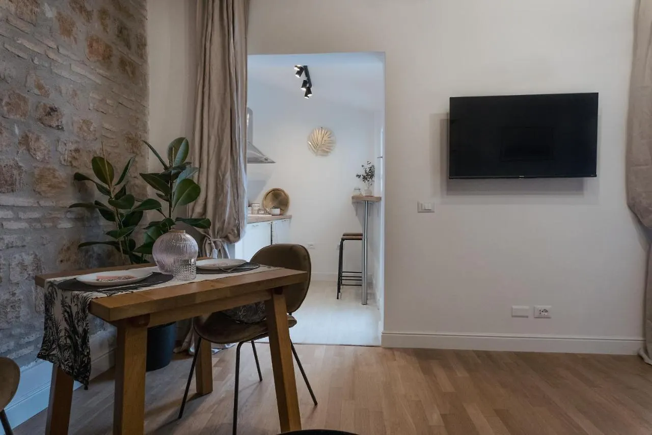 La Polveriera, Appartamenti Eleganti E Luminosi Vicino Al Colosseo Rome Apartment
