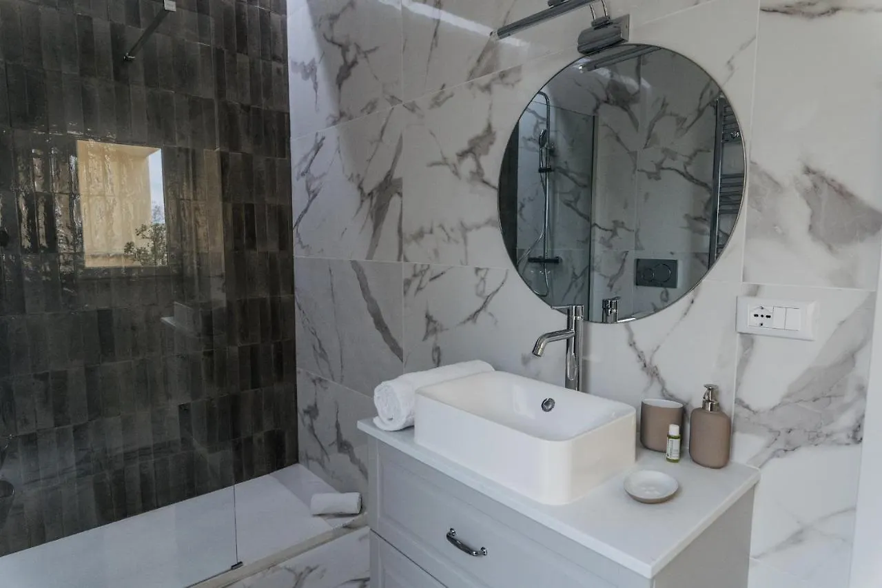 Apartment La Polveriera, Appartamenti Eleganti E Luminosi Vicino Al Colosseo Rome Italy